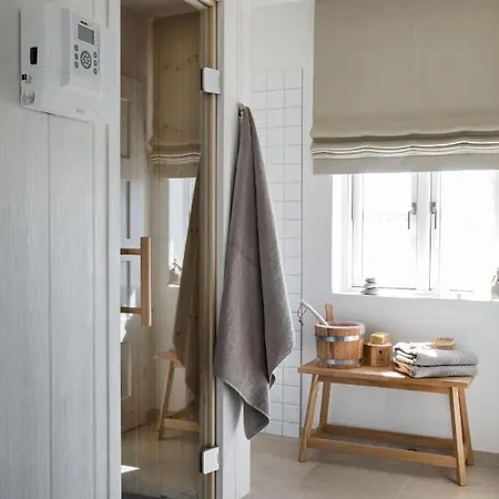 בית נופש Reetdorf Geltinger Birk Kuenstlerkate Wasserspecht *