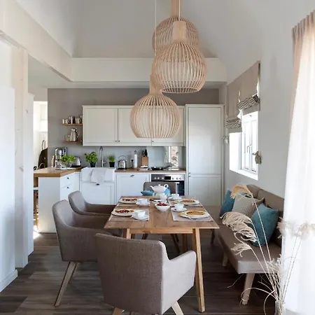 Reetdorf Geltinger Birk Kuenstlerkate Wasserspecht Nieby (Nieby, Schleswig-Flensburg)