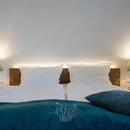 בית נופש Reetdorf Geltinger Birk Kuenstlerkate Wasserspecht *