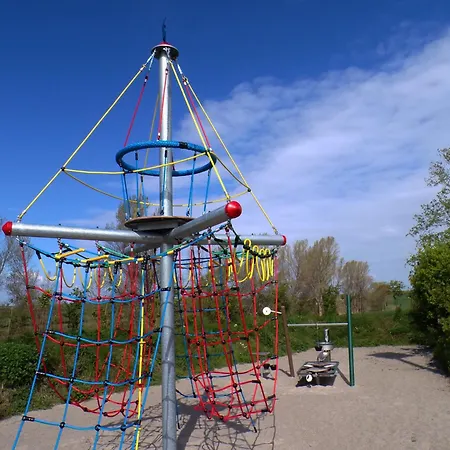 בית נופש Reetdorf Geltinger Birk Kuenstlerkate Wasserspecht *